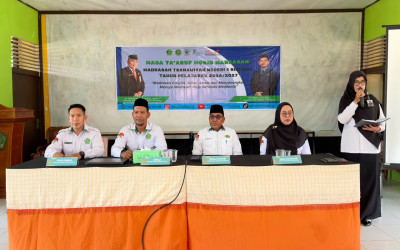 Kepala Kantor Kemenag Sintang Sampaikan Materi Kurikulum Berbasis Cinta pada Kegiatan MATAMUDA MTs Negeri 1 Sintang