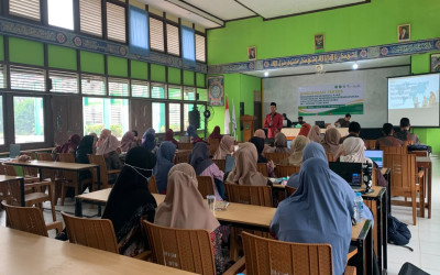 Hari Belajar Guru MTs Negeri 1 Sintang Siapkan Modul Ajar Terintegrasi Pendidikan Kependudukan dan Ekoteologi
