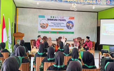 OSKA MTsN 1 Sintang Gelar Diskusi Panel Sosialisasi Bimbingan Pra-Nikah Anak Usia Sekolah