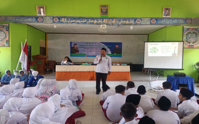 Kepala MTs Negeri 1 Sintang Tanamkan Semangat Kemadrasahan kepada Calon  Murid Baru