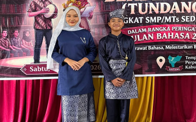 Lestarikan Tradisi Lewat Pantun Berdendang, MTsN 1 Sintang Raih Juara 2 pada Peringatan Bulan Bahasa 2026